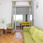 招待所 And With Parking Space Nin, Zadar - 5805 宁