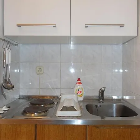 And With Parking Space Nin, Zadar - 5805 Guest house 3*