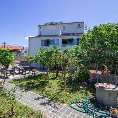 Guest house And With Parking Space Nin, Zadar - 5805